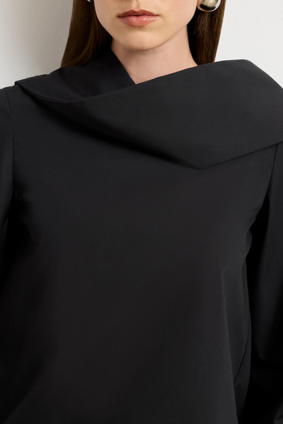 The Quinn One Sleeve Poplin Scarf Neck Top in Black - Image 3