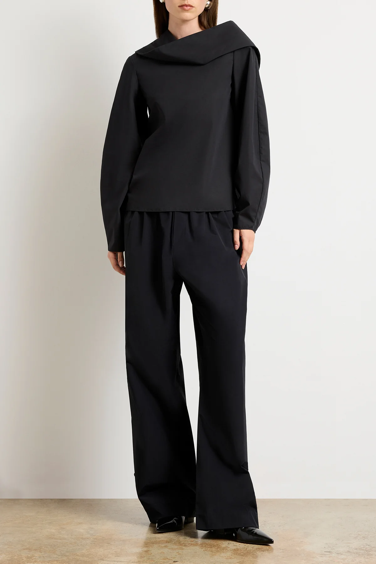 The Quinn One Sleeve Poplin Scarf Neck Top in Black - Image 4