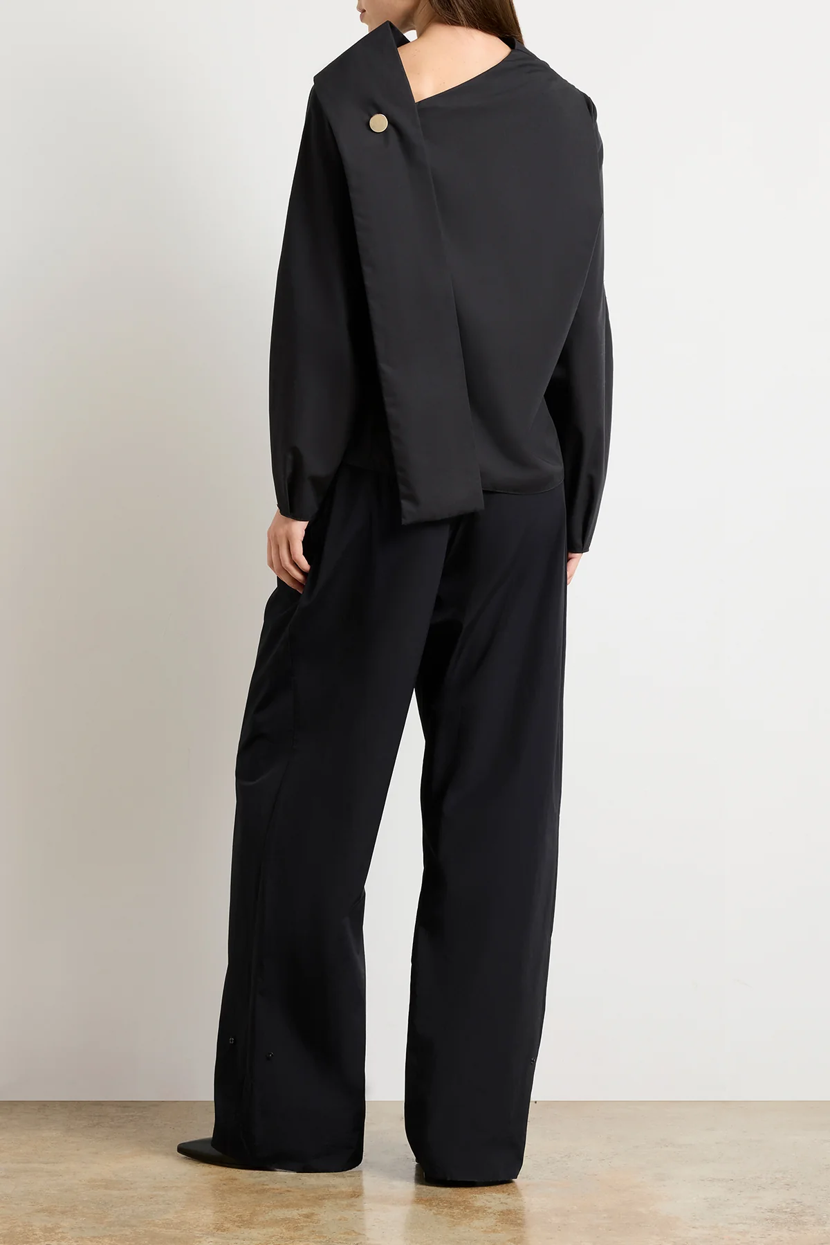 The Quinn One Sleeve Poplin Scarf Neck Top in Black - Image 5